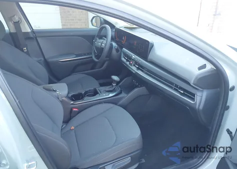 2025 Kia K4 Lxs z USA, uszkodzony, nr VIN 3KPFT4DE3SE182639